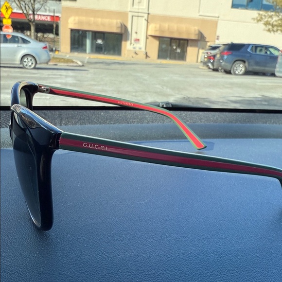 Gucci Black and Pink Sunglasses - Picture 2 of 5